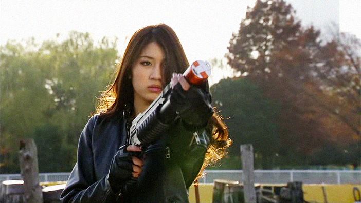 Kamen Rider OOO 19-20: bromances, badass chicks, escaped convicts and and peacocks
